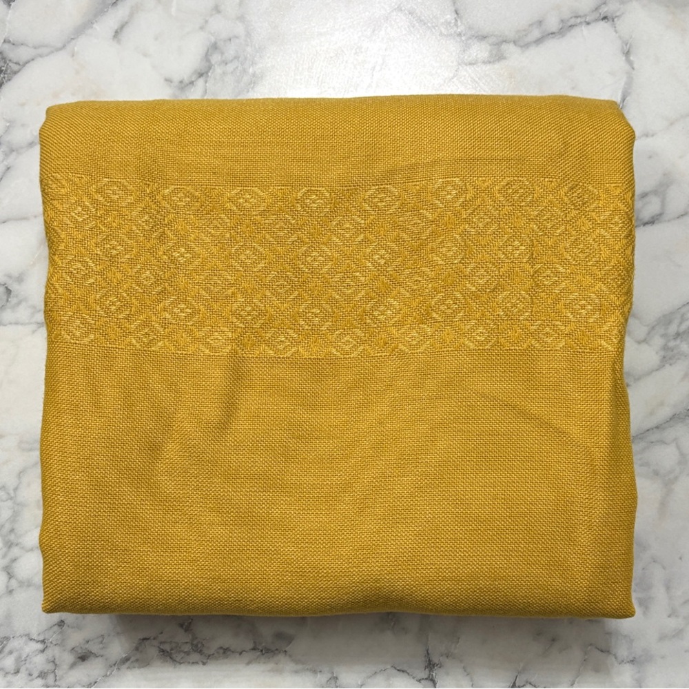 Striped/Textured Table Linen
